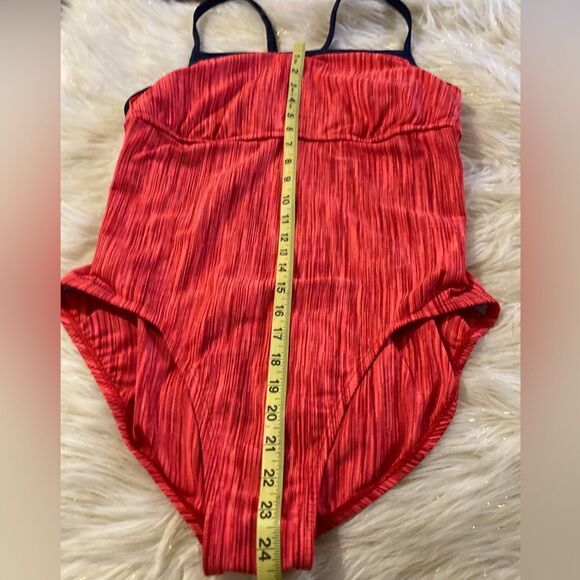 Nike Racerback One Piece Red Striped Swimsuit Size XL - Picture 6 of 8